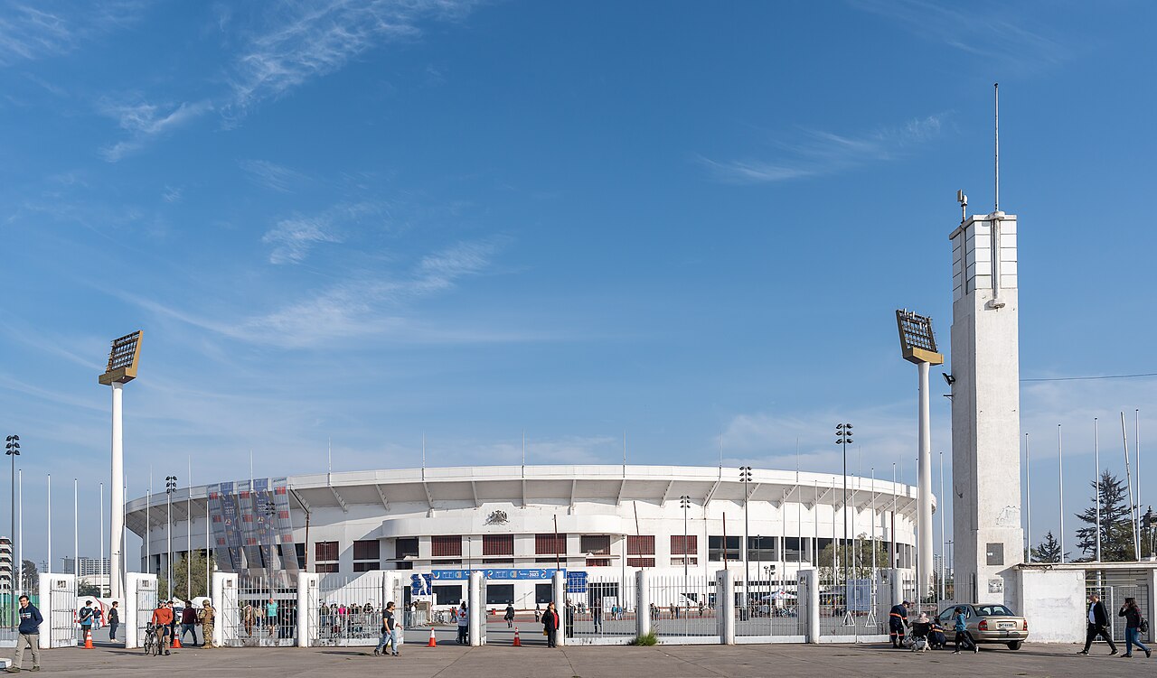 Fachada del Estadio Nacional de Santiago, 7 de mayo de 2023; foto de archivo del recinto.