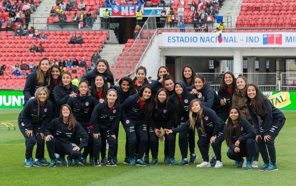 Selección chilena femenina reunida en el Estadio Nacional, el 19 de mayo de 2019.
